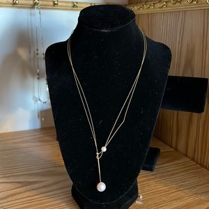 Adjustable pearl necklace